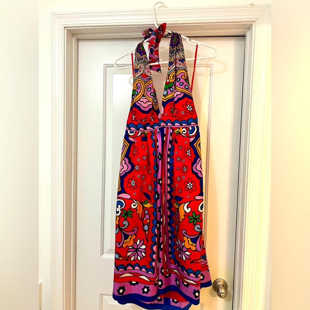 Gorgeous halter Nicole Miller Studio Dress. Low cut with padding. Show stopper!